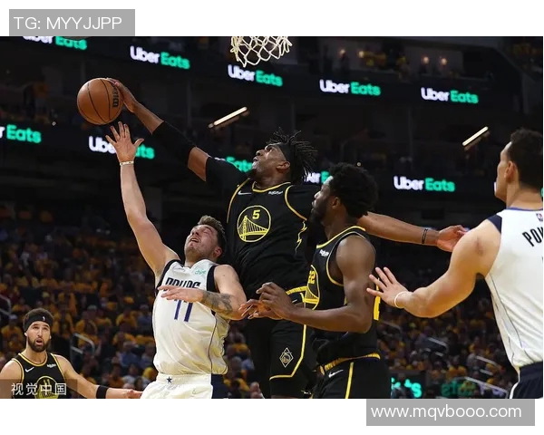 独行侠赛场孤独背影定格泪目时刻带你回顾那份孤单与坚守